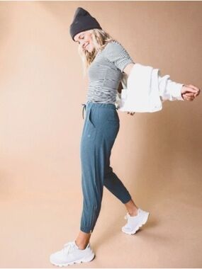 Albion Jetsetters Joggers Pants with Ankle Zippers. Women’s XS Petite